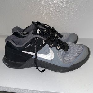 Nike Metcon 2 Women’s Size 7 Black/Gray/White